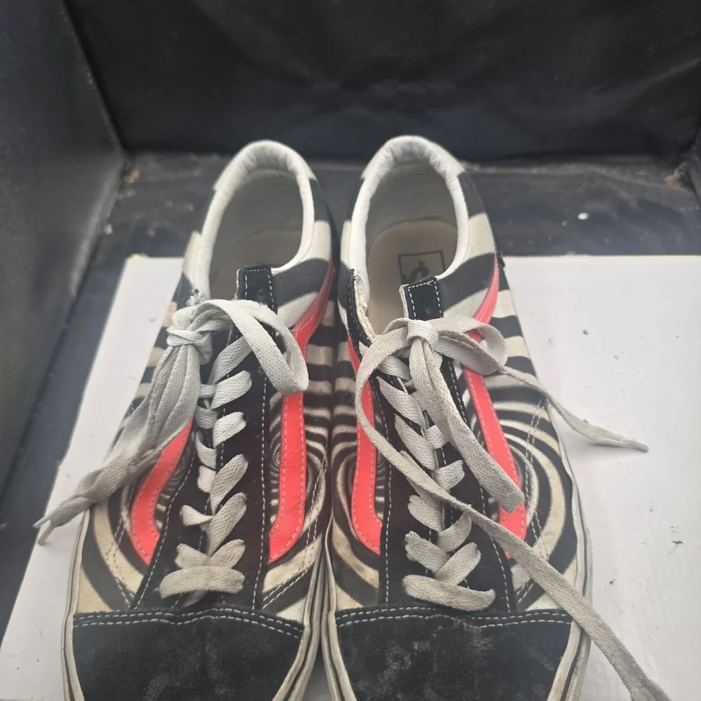 Vans Black and Red‎ Sneakers